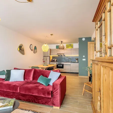 Superbe 3 Pieces Avec Piscine, Et Parking - Pied De Pistes ! - Fr-1-461a-8 *