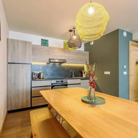 Superbe 3 Pieces Avec Piscine, Et Parking - Pied De Pistes ! - Fr-1-461a-8